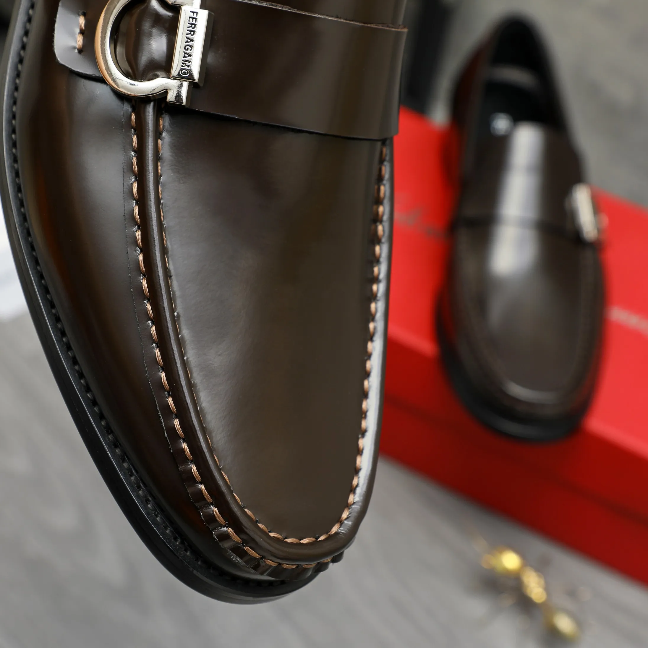 Men's shoes 💰442 Product trademark: Ferragamo "Ferragamo" business formal leather shoes Regular size: 38-46 (45.46 custom-made and non-returnable) Product materials: Selected pearlescent cowhide upper, cowhide lining, original rubber outsole